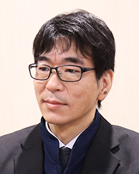 藤原 克行 氏