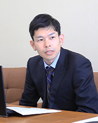 鈴木 健太 氏